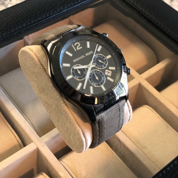 Michael Kors Watch - Picture 2 of 7